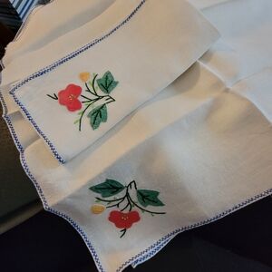 VTG EUC Lot Of 12 White Linen Embroidered Linen Napkins